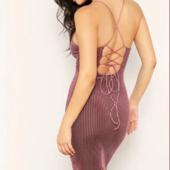 Velvet mini dress in dusty pink - Picture 2 of 11